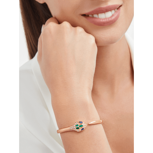 Serpenti 18 kt rose gold bracelet set with blue sapphire eyes, malachite elements and pavé diamonds BR858586 image 3