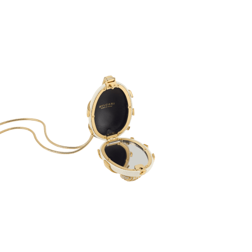 Mini-Minaudière Tubogas in lucertola argento perla con motivo Serpenti Tubogas in ottone con finiture oro e zirconi su testa e coda. Chiusura con bottone a pressione. 295243 image 3