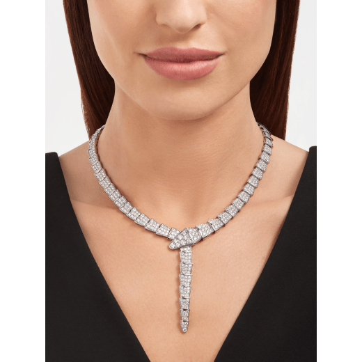 Serpenti necklace in 18 kt white gold, set with full pavé diamonds. 348165 image 3