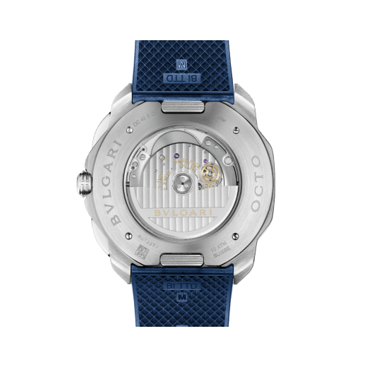 Octo Roma Chronograph watch with mechanical manufacture movement, automatic winding and chronograph functions, satin-brushed and polished stainless steel case and interchangeable bracelet, blue Clous de Paris dial. Water-resistant up to 100 metres. 103829 image 8
