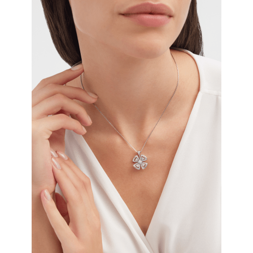 Fiorever 18 kt white gold necklace set with a central diamond and pavé diamonds. 354496 image 2