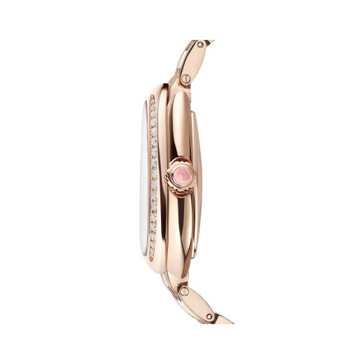 Serpenti Seduttori 腕錶，採用 18K 玫瑰金材質，搭載寶格麗自製自動上鍊機械機芯，鑲鑽錶圈與錶鍊，白色蛋白石錶盤。防水深度 30 公尺。 103902 image 3