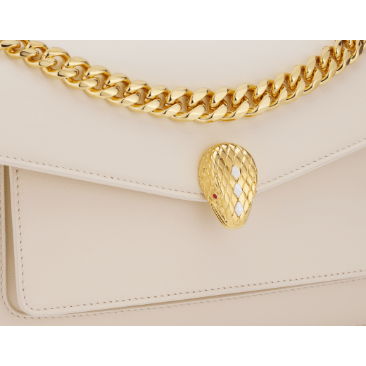 Serpenti East-West Maxi Chain medium shoulder bag in foggy opal grey Metropolitan calf leather with linen agate beige nappa leather lining. Captivating snakehead magnetic closure in gold-plated brass embellished with grey agate scales and red enamel eyes. SEA-1238-MCCL image 4