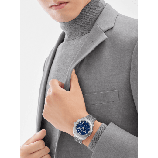 Octo Roma Chronograph 腕錶，搭載機械機芯，自動上鍊，計時功能，精鋼拋光和緞面髮絲紋錶殼，可換式錶帶，藍色巴黎釘紋錶盤。防水深度 100 公尺。 103829 image 2