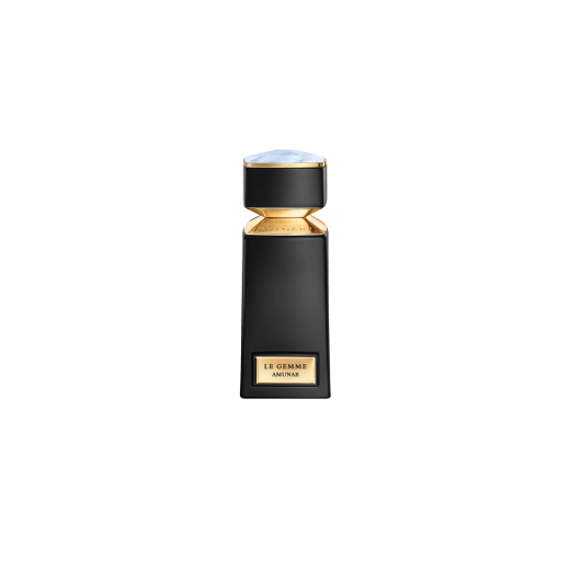 Entdecken Sie Bvlgari Le Gemme Amunae, einen bemerkenswert strahlenden, floral-holzigen Duft, in dessen Zentrum prächtiges Jasmin-Absolue und ein intensiv-holziger Akkord von schwarzem Moschus stehen. 42488 image 1