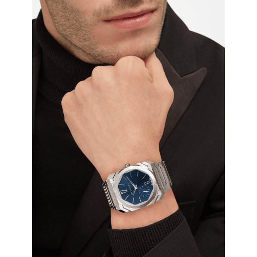 Octo Finissimo Automatic watch with mechanical manufacture movement, automatic winding, platinum micro rotor, small seconds, extra-thin satin-polished stainless steel case and integrated bracelet, transparent case back and blue lacquered dial with sunburst finishing. Water-resistant up to 100 meters. 103431 image 5