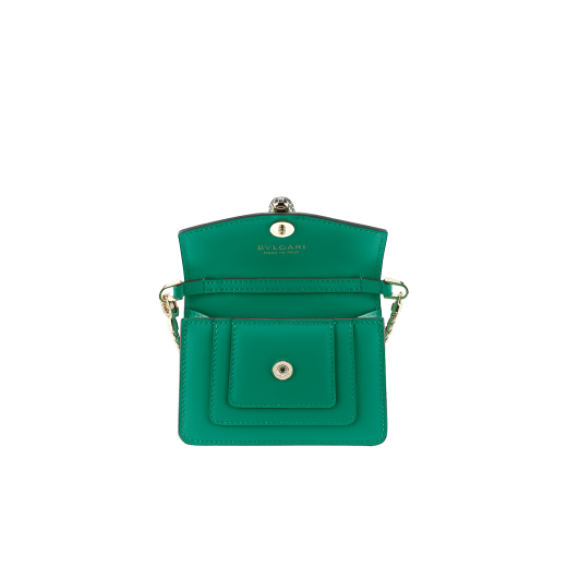 Serpenti Forever miniature bag charm in emerald green calf leather. Captivating snakehead press button closure in light gold-plated brass, embellished with black and white agate enamel scales and emerald green enamel eyes. 283244 image 2
