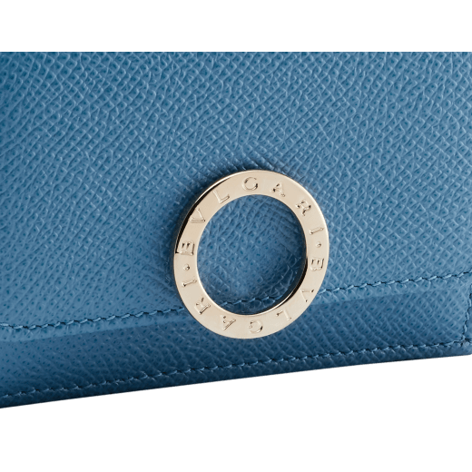 "BVLGARI BVLGARI" compact wallet in Blush Quartz bright pink grain calf leather and soft Ivory Opal white nappa leather. Iconic logo closure clip in light gold-plated brass on the flap and a press stud closure on the body. 579-MINICOMPACTc image 4