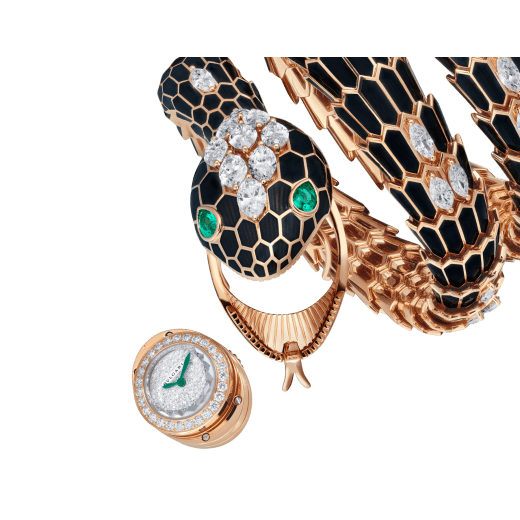 Serpenti Misteriosi High Jewellery Uhr mit mechanischem Mikro-Manufakturwerk mit Handaufzug, schwarz lackiertem Gehäuse und Armband aus 18 Karat Roségold mit Diamanten im Navetteschliff und zwei tropfenförmigen Smaragden als Augen sowie Zifferblatt mit Diamanten in Neige Pavé-Technik 103884 image 3