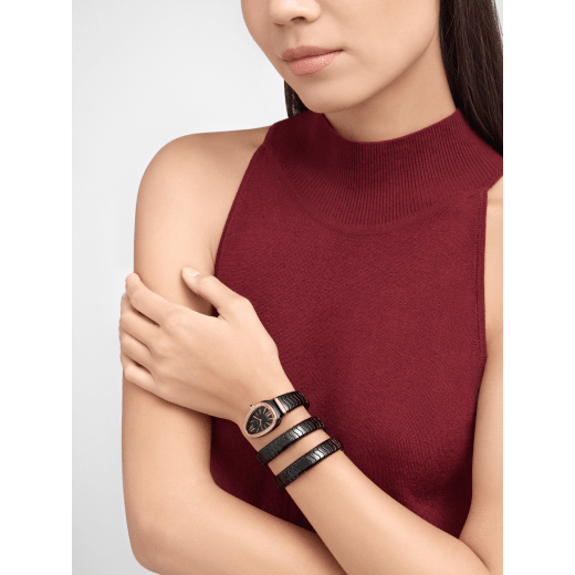 Serpenti Spiga 腕錶，黑色陶瓷錶殼，18K 玫瑰金錶圈鑲飾鑽石，黑色漆面拋光錶盤，黑色雙圈螺旋陶瓷錶帶鑲飾 18K 玫瑰金元素。 102885 image 1