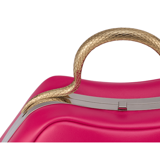 Serpentine small top handle bag in foggy opal grey smooth calf leather with beetroot spinel fuchsia nappa leather lining. Captivating snake body-shaped top handle in gold-plated brass embellished with engraved scales and red enamel eyes, press button closure and light gold-plated brass hardware. SRN-1268b image 7