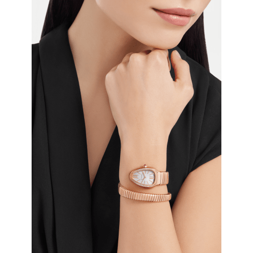 Serpenti Tubogas 單圈腕錶，18K 玫瑰金錶殼鑲飾明亮型切割鑽石，銀色蛋白石錶盤，18K 玫瑰金錶帶。 103003 image 2