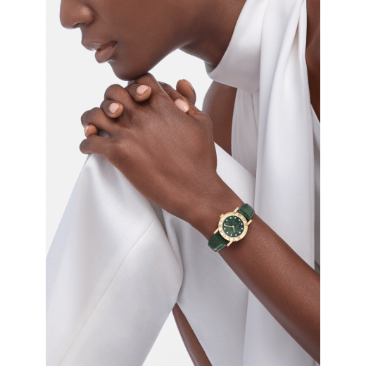 Bvlgari Bvlgari 50 週年限量版腕錶，18K 黃金錶殼和錶圈，錶圈鐫刻 BVLGARI ROMA 標誌，Verde Alpi 綠色大理石錶盤，深綠色鱷魚皮錶帶。防水深度 50 公尺。 104111 image 1