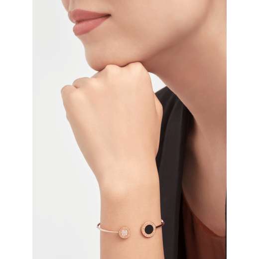 BVLGARI BVLGARI 18 kt rose gold bracelet set with onyx element and pavé diamonds BR858633 image 1