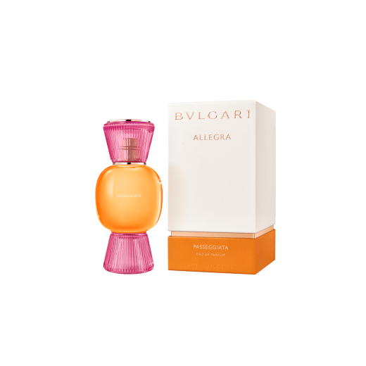 BVLGARI ALLEGRA Passeggiata Eau de Parfum is a beaming floral musk embodying the cheerful feeling of spending a moment together after a traditional stroll in Italy. 41967 image 2