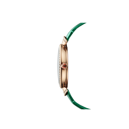 DIVAS' DREAM watch with 18 kt rose gold case, 18 kt rose gold bezel and fan-shaped links both set with brilliant-cut diamonds, malachite dial, diamond indexes and green alligator strap 103119 image 3
