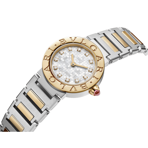 Bvlgari Bvlgari watch in 18 kt yellow gold and polished and satin-brushed stainless steel, double logo engraving on the bezel, white mother-of-pearl mosaic dial and 12 diamond indexes. Water-resistant up to 30 metres 104277 image 2