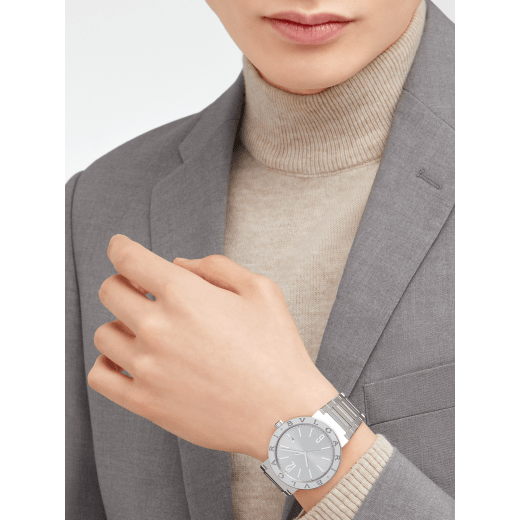 BULGARI BULGARI watch with mechanical manufacture movement, automatic winding and date, stainless steel case and bracelet, stainless steel bezel engraved with double logo and silvered sunray dial. Water-resistant up to 50 metres 103652 image 1