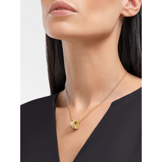 B.zero1 necklace with 18 kt yellow gold chain and 18 kt yellow gold round pendant set with pavé diamonds on the edges. 350055 image 1