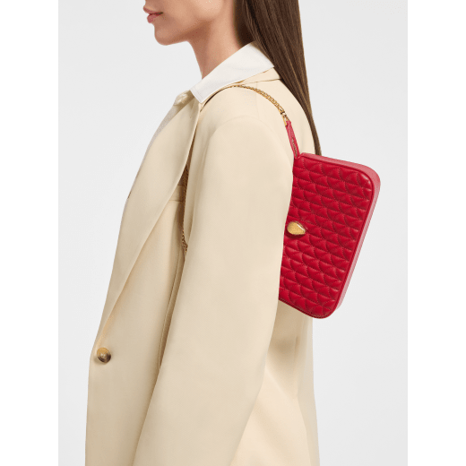 Serpenti Sugarloaf chain clutch in royal ruby Calla Matelassé calf leather with a quilted pattern, royal ruby nappa leather lining and a zipped closure. Captivating snakehead rivet in gold-plated brass. SSL-CHAINCLUTCH image 1