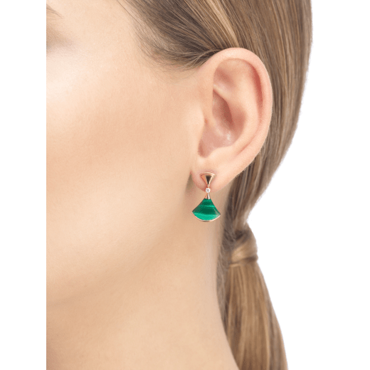 DIVAS' DREAM 18 kt rose gold earring set with malachite elements and round brilliant-cut diamonds. 356454 image 3