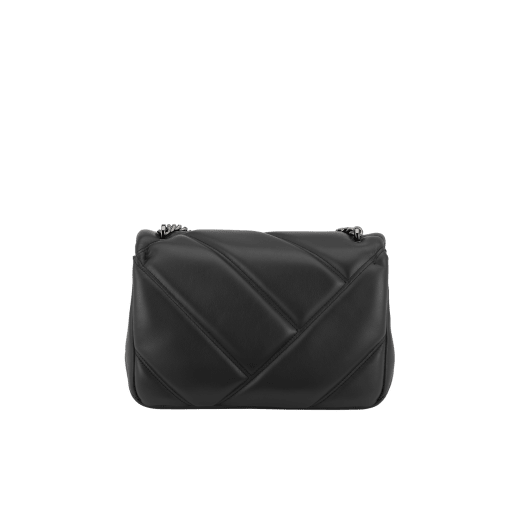 Borsa a tracolla piccola "Serpenti Cabochon" Maxi Chain in morbido vitello matelassé nero, con maxi-motivo geometrico e fodera in nappa nera. Nuova chiusura Serpenti in ottone placcato rutenio scuro con piccole squame centrali in onice nera e occhi in smalto rosso. 1165-NSMa image 3
