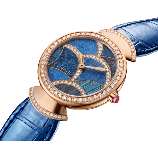 Orologio Divas' Dream con cassa in oro rosa 18 kt con diamanti taglio brillante, quadrante intarsiato con elementi in legno blu e diamanti taglio brillante, cinturino in alligatore blu. Impermeabile fino a 30 metri. 104023 image 2