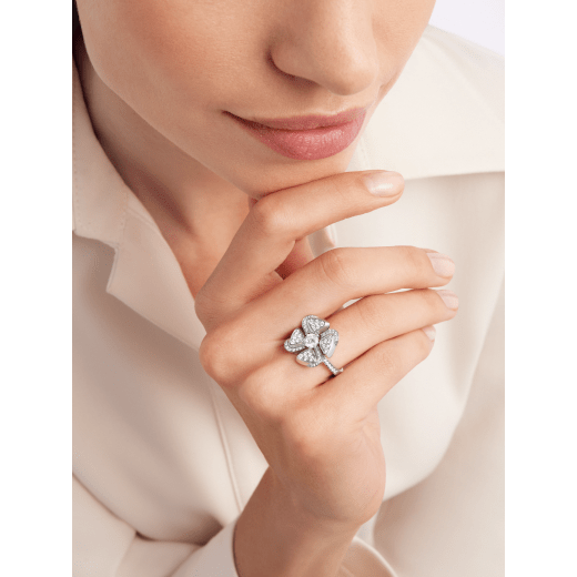Fiorever 18 kt white gold ring set with a central diamond and pavé diamonds. AN858138 image 2