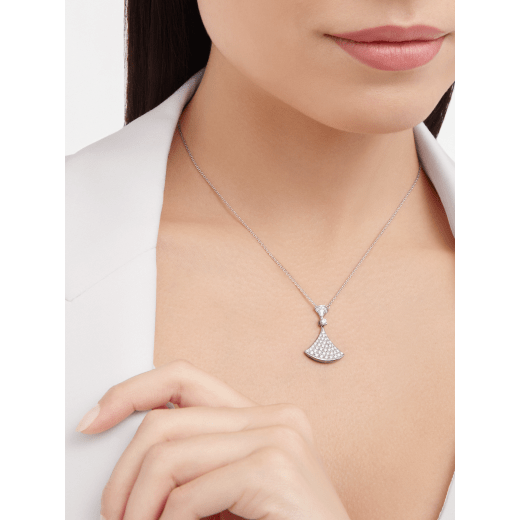 DIVAS' DREAM necklace in 18 kt white gold with pendant set with one diamond and pavé diamonds 350066 image 1