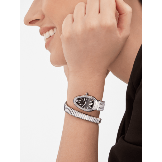 Serpenti Tubogas single spiral watch with stainless steel case and bracelet, bezel set with brilliant-cut diamonds and black dial with guilloché soleil treatment. Water-resistant up to 30 metres. Large size SERPENTI-TUBOGAS-1T-BlackDialDiam image 3