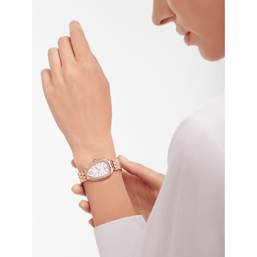 Serpenti Seduttori 腕錶，18K 玫瑰金錶殼和錶帶，18K 玫瑰金錶圈鑲飾鑽石，銀白色蛋白石錶盤。 103146 image 5