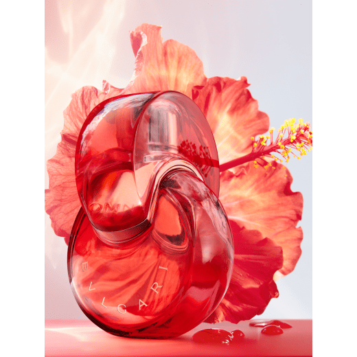Inspired by the solar vitality of red coral, Omnia Coral Eau de Toilette brings to life the luminous energy of the vibrant gemstone in a juicy and fruity signature. 42067 image 3