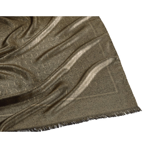 Lettere Maxi Metal stole in fine light pink silk wool. Made of 60% silk and 40% wool. LETTEREMAXIMETALb image 2