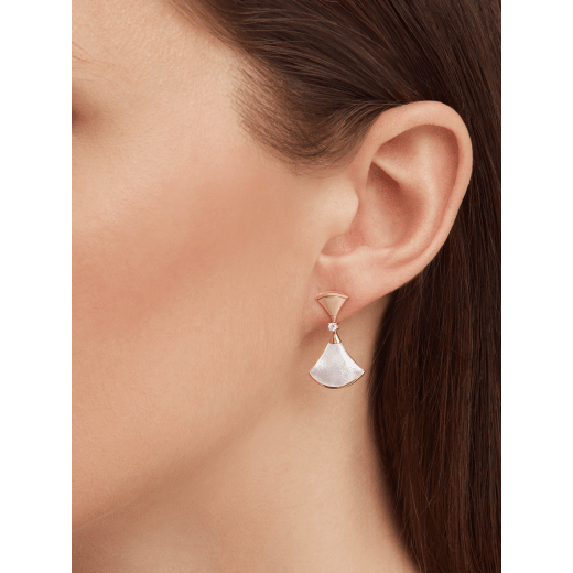 DIVAS' DREAM earrings in 18 kt rose gold set with mother-of-pearl and diamonds. 350740 image 4