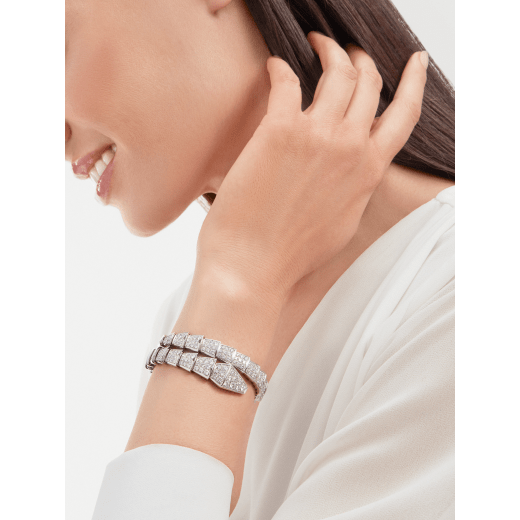 Serpenti Viper one-coil bracelet in 18 kt white gold, set with full pavé diamonds. BR855231 image 1