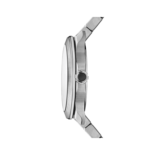 Octo Roma Automatic watch with mechanical manufacture movement, automatic winding, satin-brushed and polished stainless steel case and interchangeable bracelet, white Clous de Paris dial. Water-resistant up to 100 metres 103738 image 3