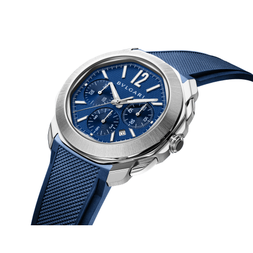 Octo Roma Chronograph watch with mechanical manufacture movement, automatic winding and chronograph functions, satin-brushed and polished stainless steel case and interchangeable bracelet, blue Clous de Paris dial. Water-resistant up to 100 meters. 103829 image 7