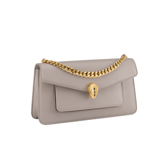 Serpenti East-West Maxi Chain medium shoulder bag in foggy opal gray Metropolitan calf leather with linen agate beige nappa leather lining. Captivating snakehead magnetic closure in gold-plated brass embellished with gray agate scales and red enamel eyes. SEA-1238-MCCL image 2