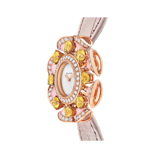 DIVAS’ DREAM 腕錶，18K 玫瑰金錶殼和花瓣鑲飾圓形明亮型切割鑽石、粉紅色蛋白石和黃水晶。珍珠母貝錶盤，粉紅色鱷魚皮錶帶。 103635 image 3