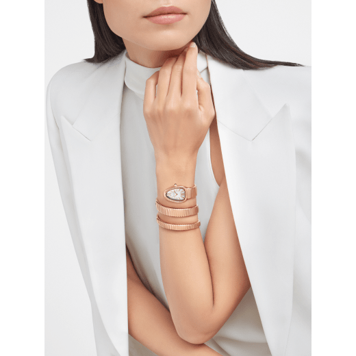 Serpenti Tubogas 雙圈腕錶，18K 玫瑰金錶殼鑲飾明亮型切割鑽石，銀色蛋白石錶盤，18K 玫瑰金錶帶。 103002 image 1