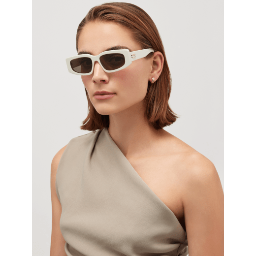 B.zero1 rectangular acetate sunglasses with Tubogas decor on the temples BV40014I image 1