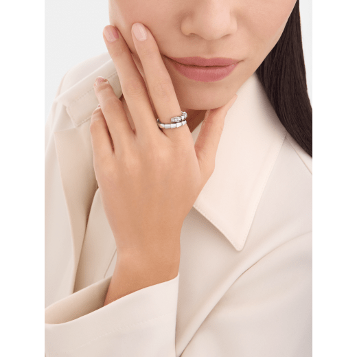 Serpenti Viper one-coil 18 kt white gold ring set with pavé diamonds on the head and tail. AN860481 image 3