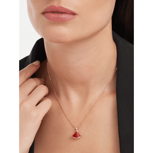 Divas' Dream necklace in 18 kt rose gold with 18 kt rose gold pendant set with one diamond and carnelian. 359987 image 1