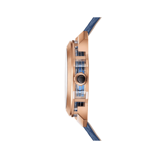 Часы Octo Tourbillon Sapphire, мануфактурный скелетонированный механизм с ручным заводом, парящий турбийон, корпус из розового золота 18 карат, диаметр 44 мм, средняя часть корпуса из сапфирового стекла, калибр синего цвета с часовыми метками из розового золота 18 карат на мостах, синий ремешок из кожи аллигатора. Водонепроницаемость до 50 метров. 103699 image 4