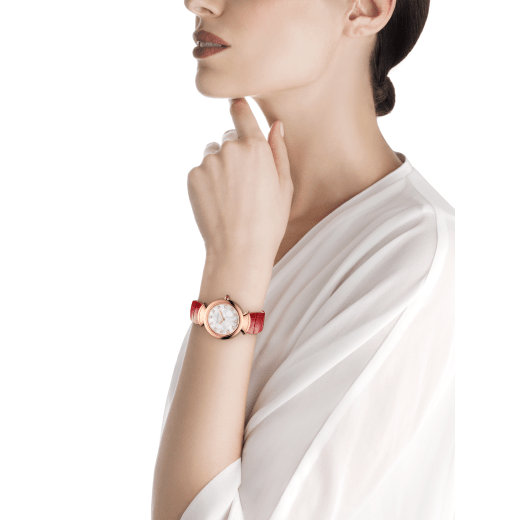 DIVAS' DREAM watch with 18 kt rose gold case, white acetate dial set with diamond indexes and red alligator bracelet. 102840 image 4