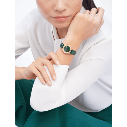 Bvlgari Bvlgari 50 週年限量版腕錶，18K 黃金錶殼和錶圈，錶圈鐫刻 BVLGARI ROMA 標誌，Verde Alpi 綠色大理石錶盤，深綠色鱷魚皮錶帶。防水深度 50 公尺。 104111 image 2