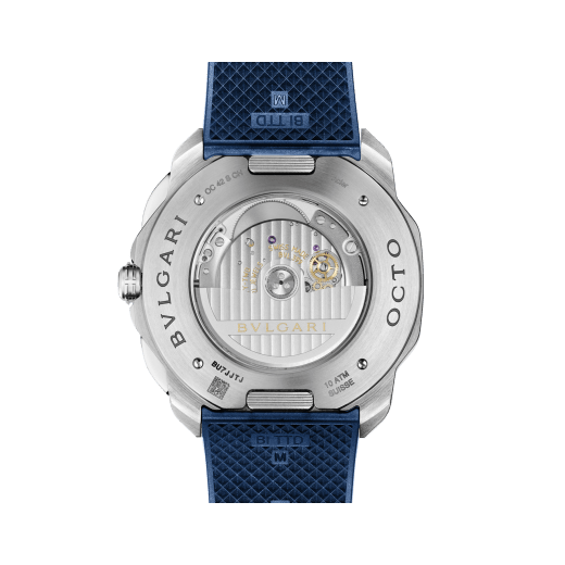 Octo Roma Chronograph watch with mechanical manufacture movement, automatic winding and chronograph functions, satin-brushed and polished stainless steel case and interchangeable bracelet, blue Clous de Paris dial. Water-resistant up to 100 metres. 103829 image 8