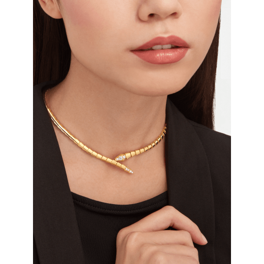 Serpenti Viper 18 kt yellow gold necklace set with pavé diamonds on the head and tail CL860212 image 2
