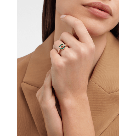 Bvlgari Bvlgari Openwork 18 kt rose gold ring set with malachite elements and a round brilliant-cut diamond AN858946 image 2
