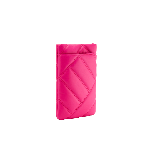 Serpenti Cabochon smart hybrid case in soft, black calf leather with maxi matelassé pattern and black nappa leather interior. Captivating, magnetic snakehead closure in gold-plated brass with with red enamel eyes. SCB-HYBRID image 3